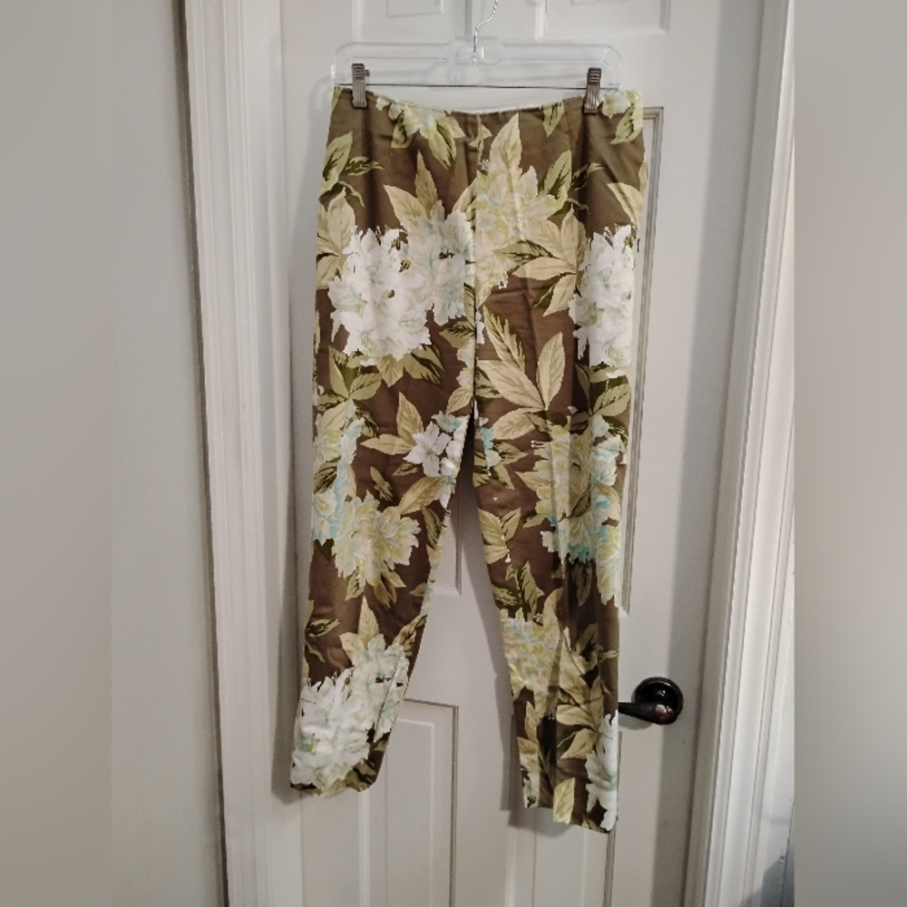 Talbots Below The Knee Capri Pants